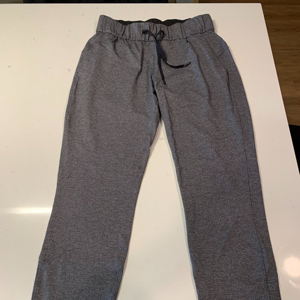 Lululemon on the fly Pant Size 4